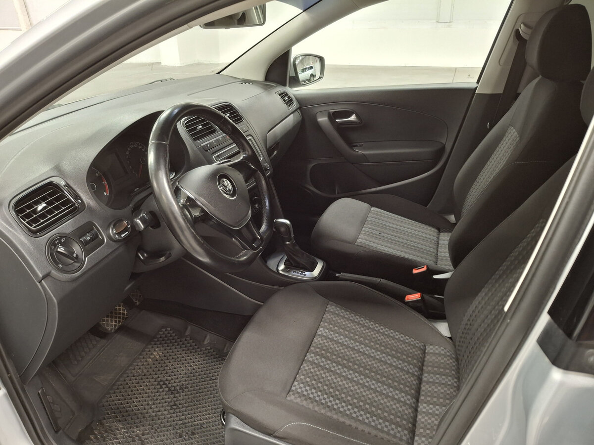 Купить Volkswagen Polo с пробегом. Фото: #15