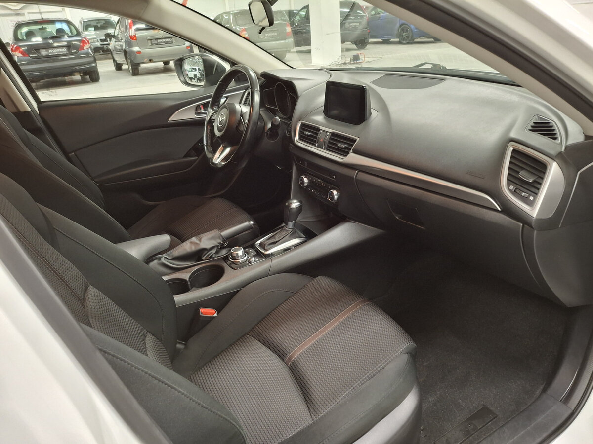 Купить Mazda 3 с пробегом. Фото: #10