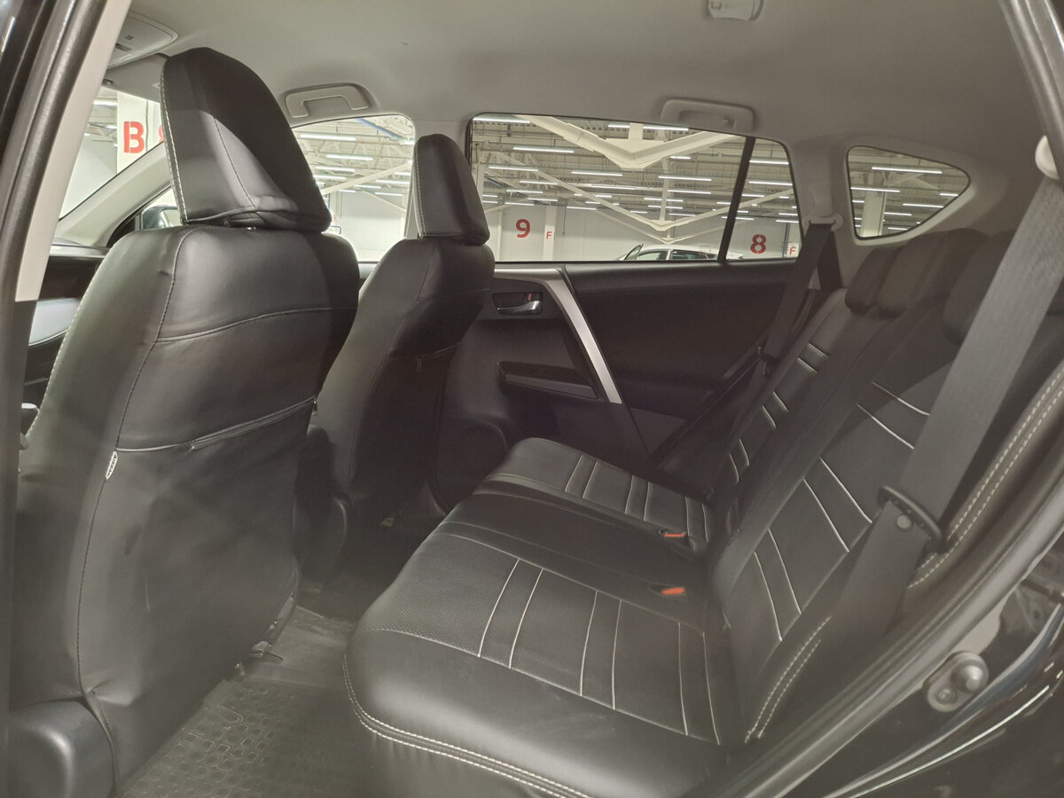 Купить Toyota RAV4 с пробегом. Фото: #11