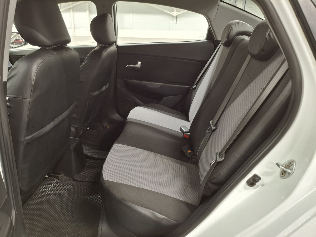 Купить Kia Rio с пробегом. Фото: #10