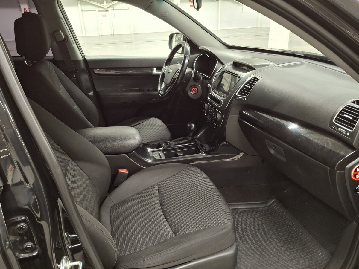 Купить Kia Sorento с пробегом. Фото: #10
