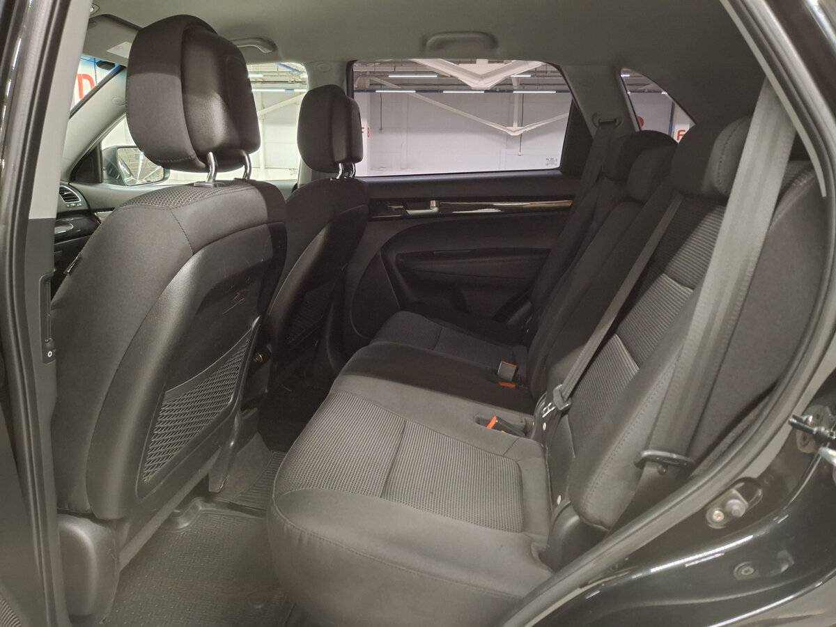 Купить Kia Sorento с пробегом. Фото: #11