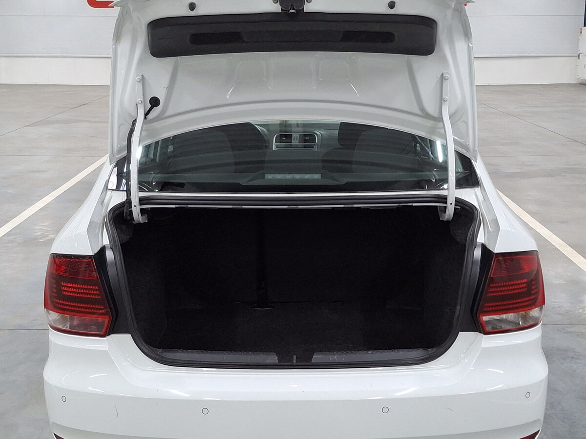 Купить Volkswagen Polo с пробегом. Фото: #8