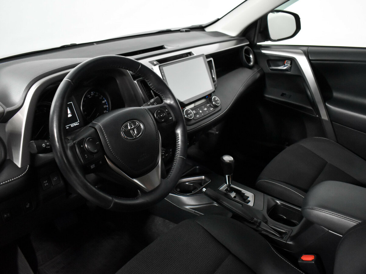Купить Toyota RAV4 с пробегом. Фото: #8