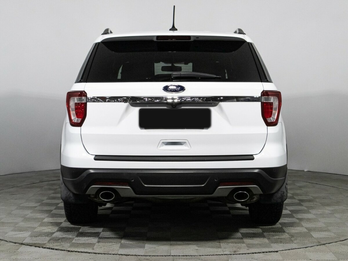 Купить Ford Explorer с пробегом. Фото: #4