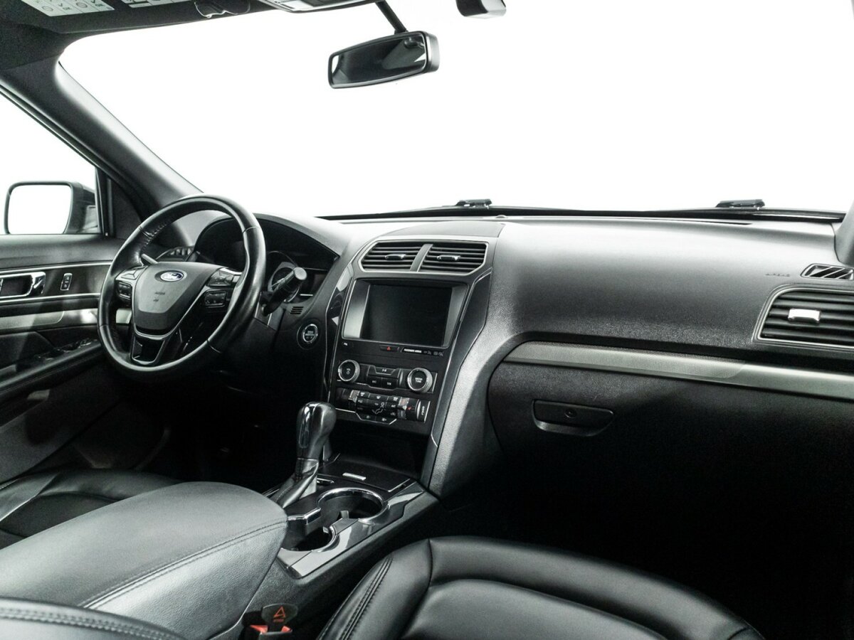 Купить Ford Explorer с пробегом. Фото: #6