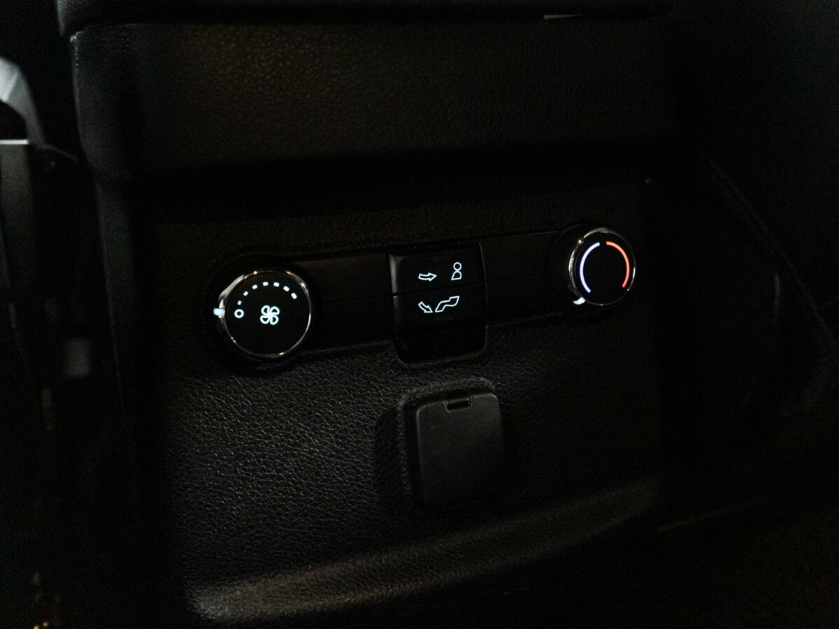 Купить Ford Explorer с пробегом. Фото: #18