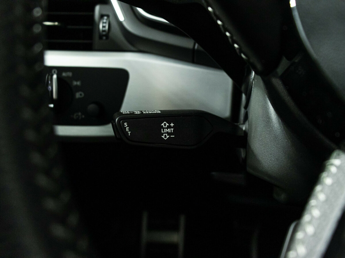 Купить Audi A4 с пробегом. Фото: #17