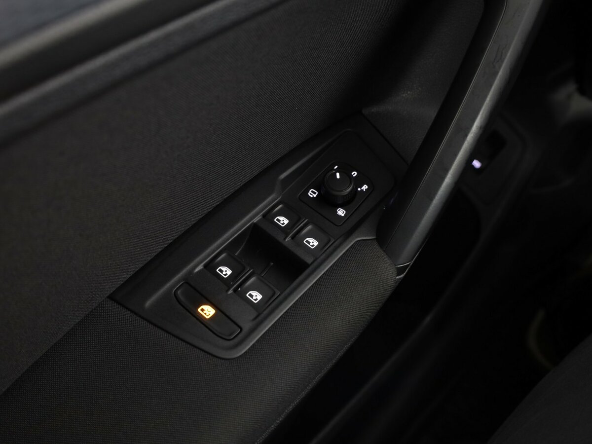 Купить Volkswagen Tiguan с пробегом. Фото: #26