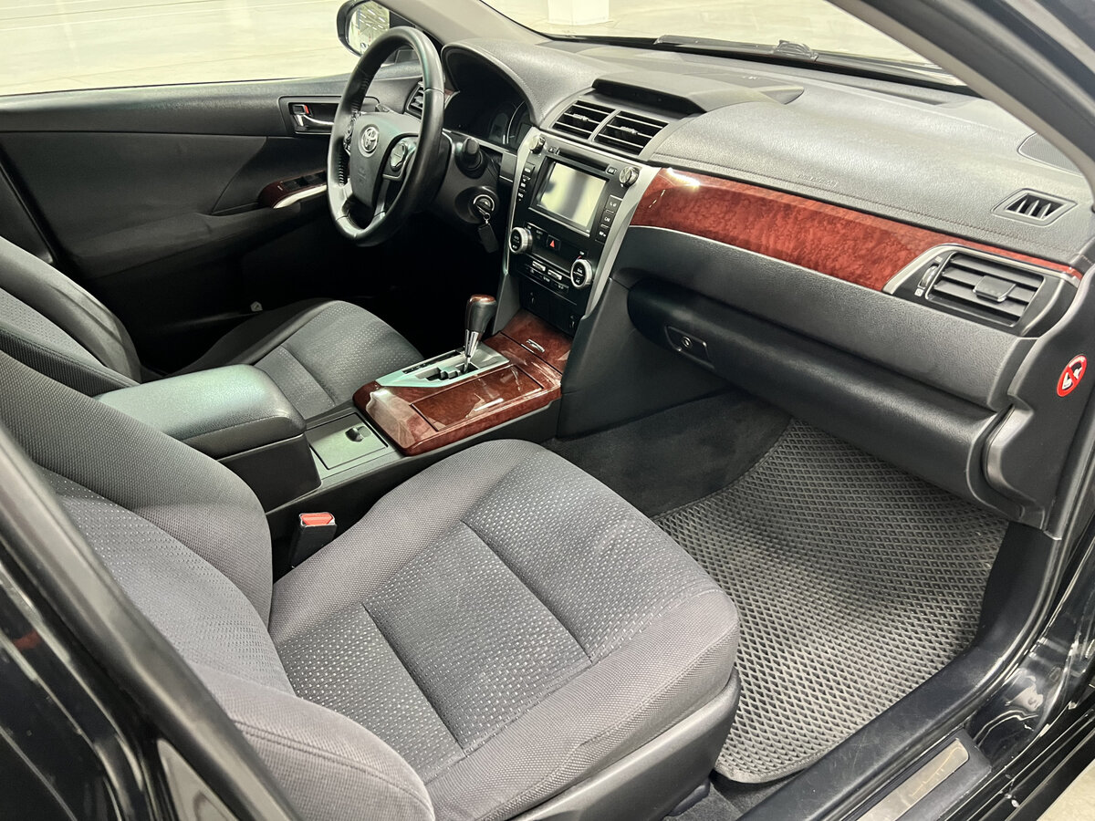 Купить Toyota Camry с пробегом. Фото: #10
