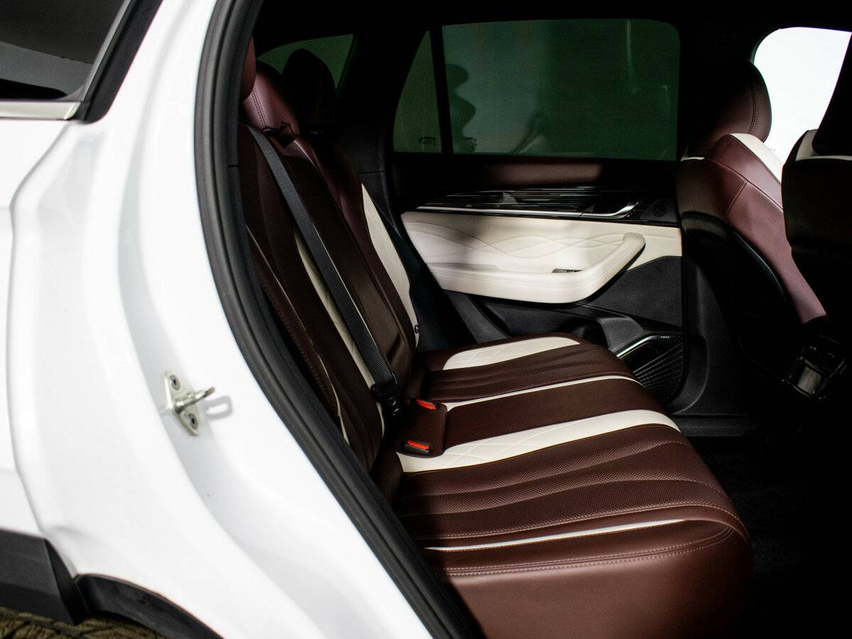 Купить Geely Monjaro с пробегом. Фото: #11