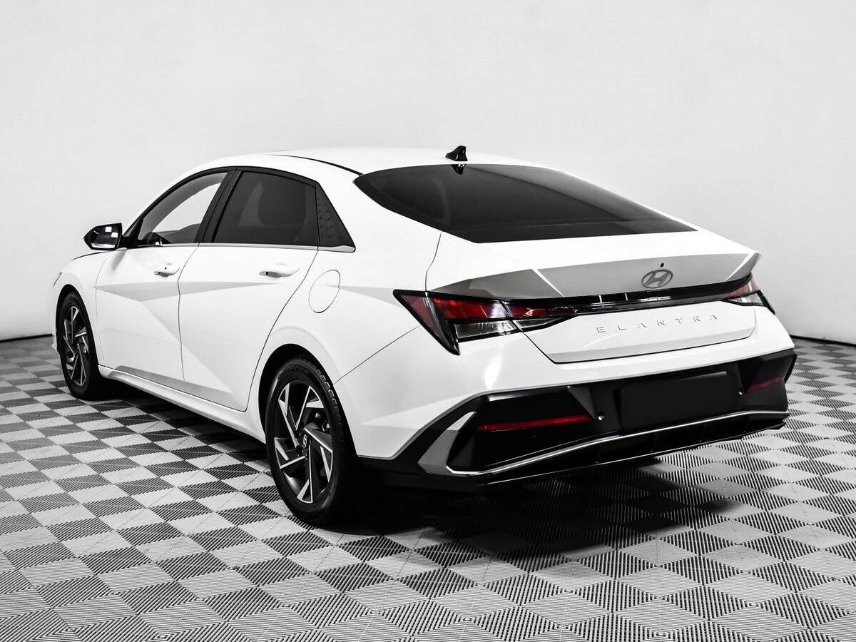 Купить Hyundai Elantra с пробегом. Фото: #6
