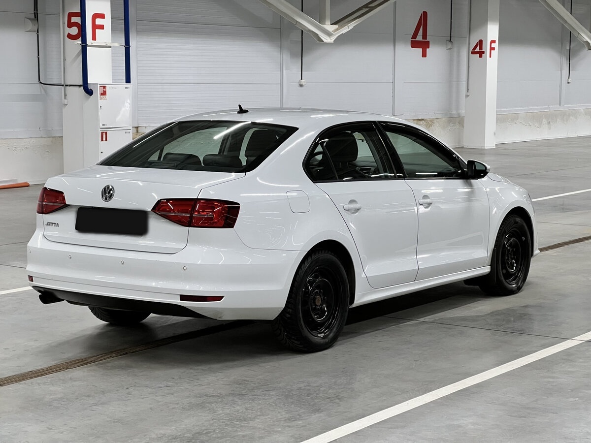 Купить Volkswagen Jetta с пробегом. Фото: #4