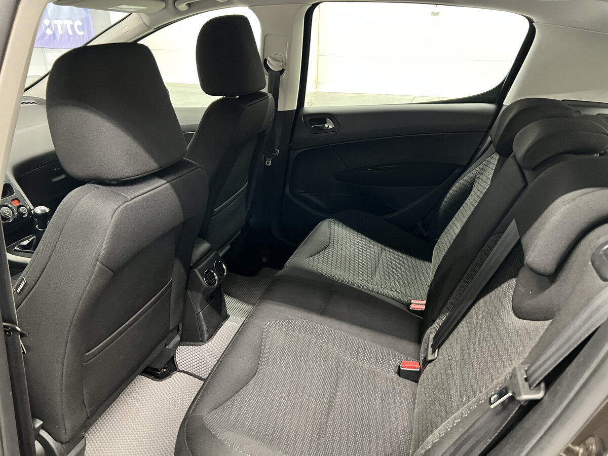 Купить Peugeot 308 с пробегом. Фото: #11