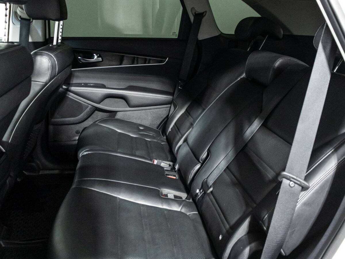 Купить Kia Sorento с пробегом. Фото: #9