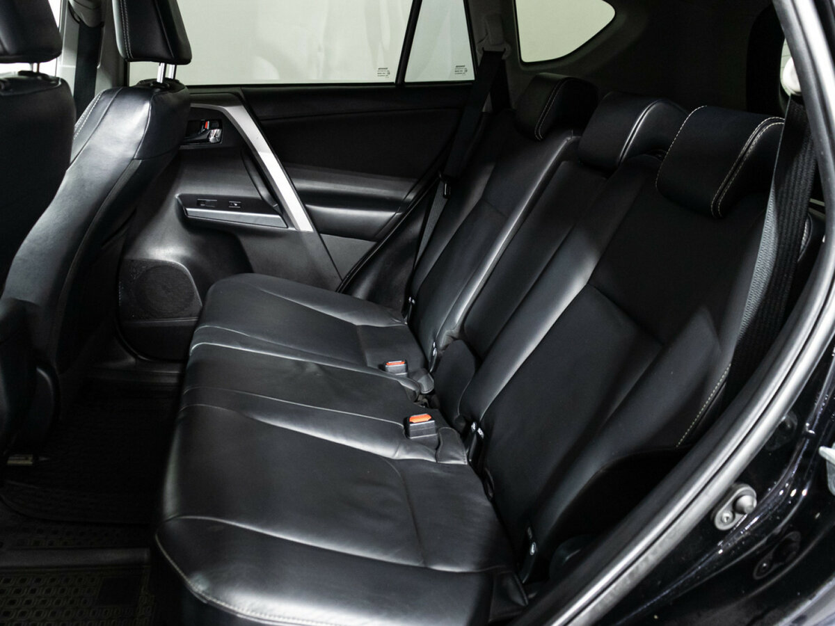 Купить Toyota RAV4 с пробегом. Фото: #9