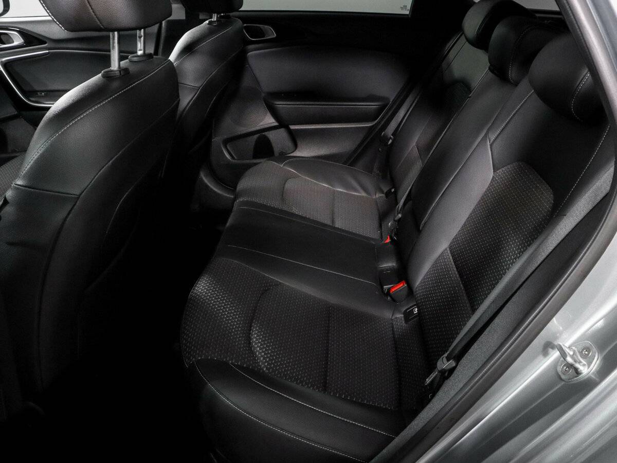 Купить Kia Ceed с пробегом. Фото: #9