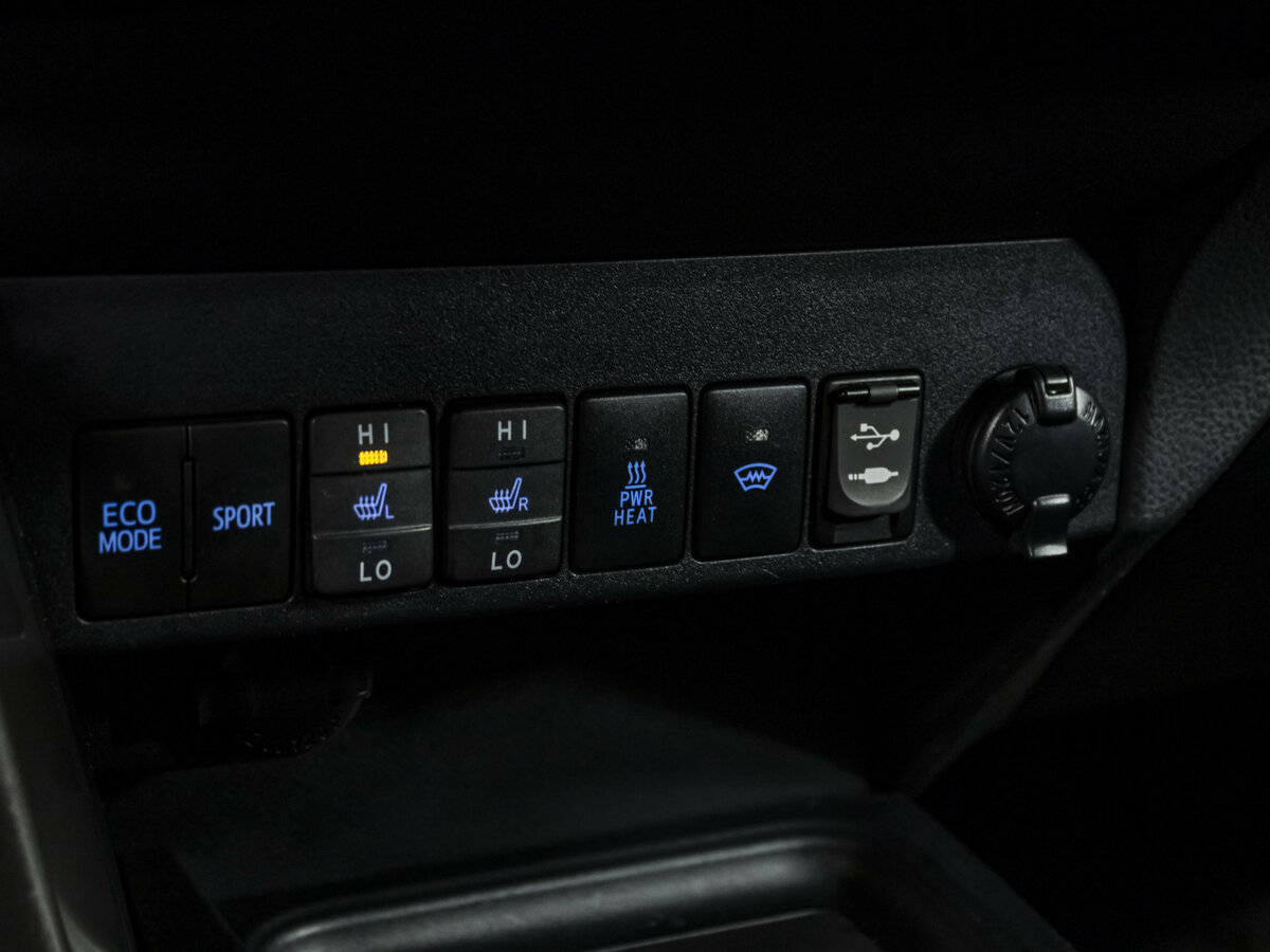 Купить Toyota RAV4 с пробегом. Фото: #14