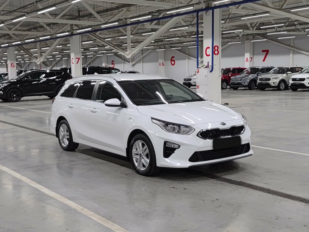 Купить Kia Ceed с пробегом. Фото: #2