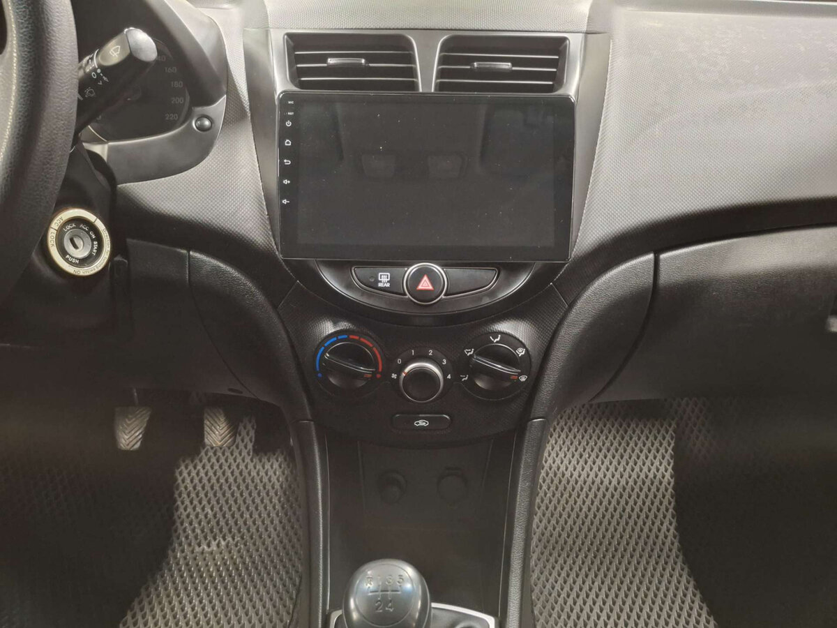 Купить Hyundai Solaris с пробегом. Фото: #14