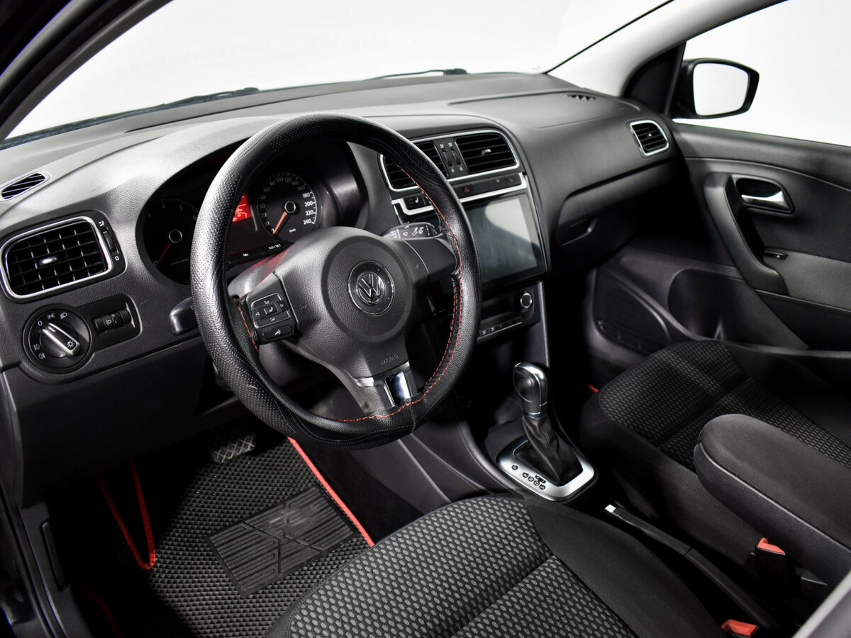 Купить Volkswagen Polo с пробегом. Фото: #8
