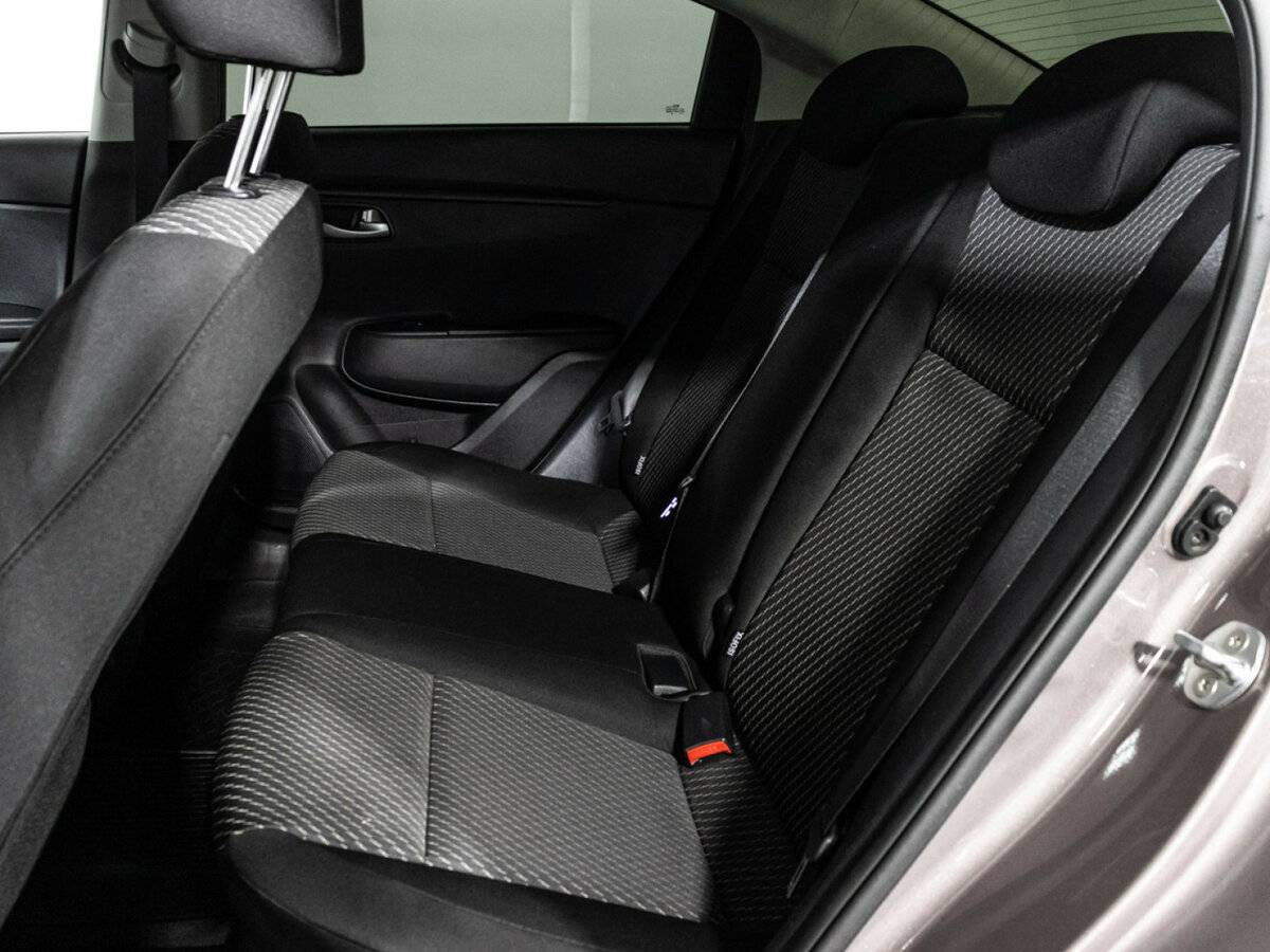 Купить Kia Rio с пробегом. Фото: #9