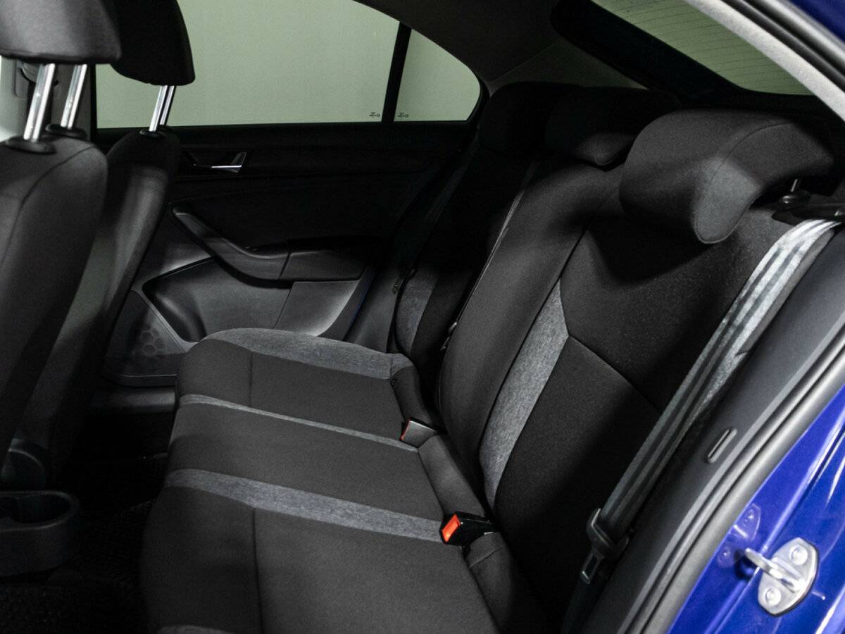 Купить Skoda Rapid с пробегом. Фото: #9