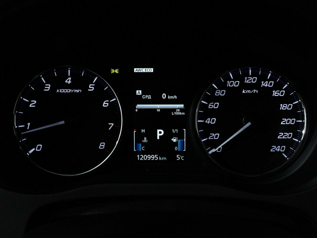 Купить Mitsubishi Outlander с пробегом. Фото: #11