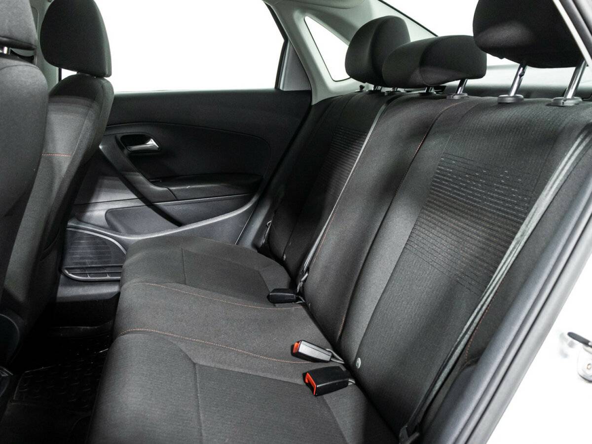 Купить Volkswagen Polo с пробегом. Фото: #9