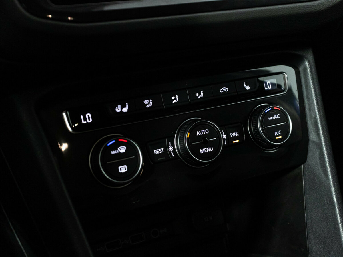 Купить Volkswagen Tiguan с пробегом. Фото: #15