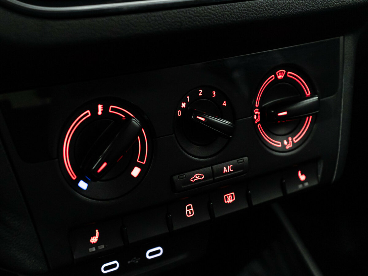 Купить Volkswagen Polo с пробегом. Фото: #14