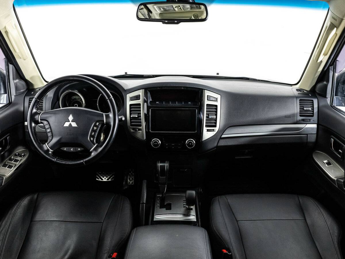 Купить Mitsubishi Pajero с пробегом. Фото: #10