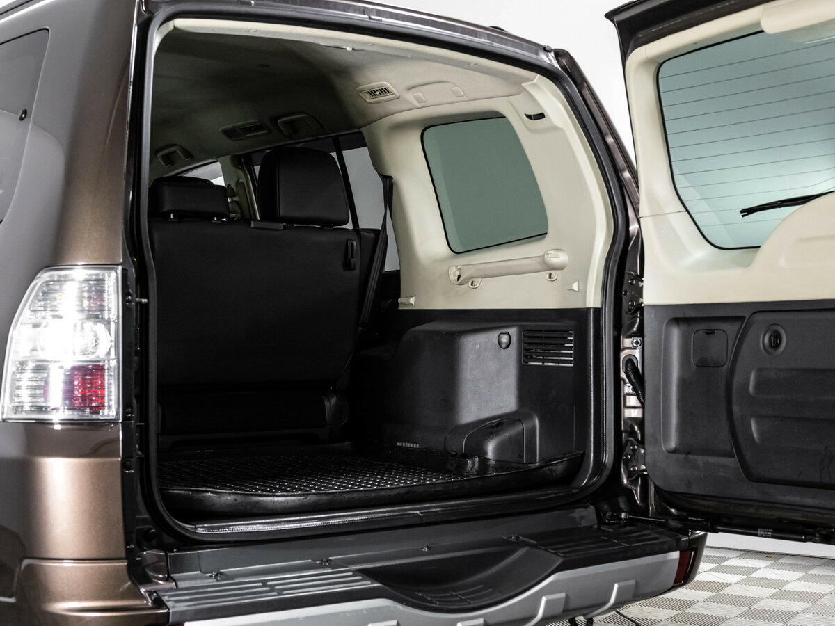 Купить Mitsubishi Pajero с пробегом. Фото: #31