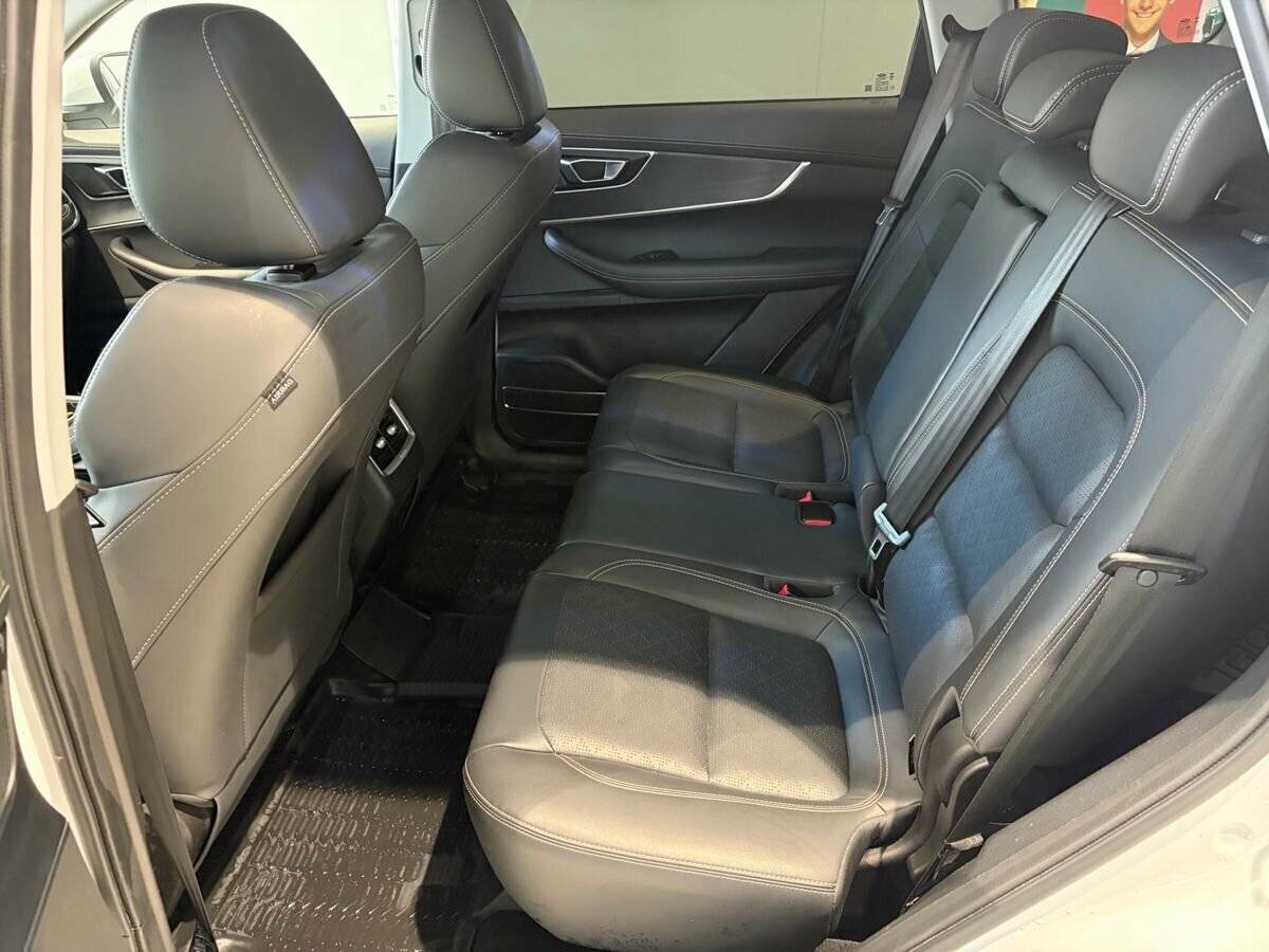 Купить Chery Tiggo 8 с пробегом. Фото: #8