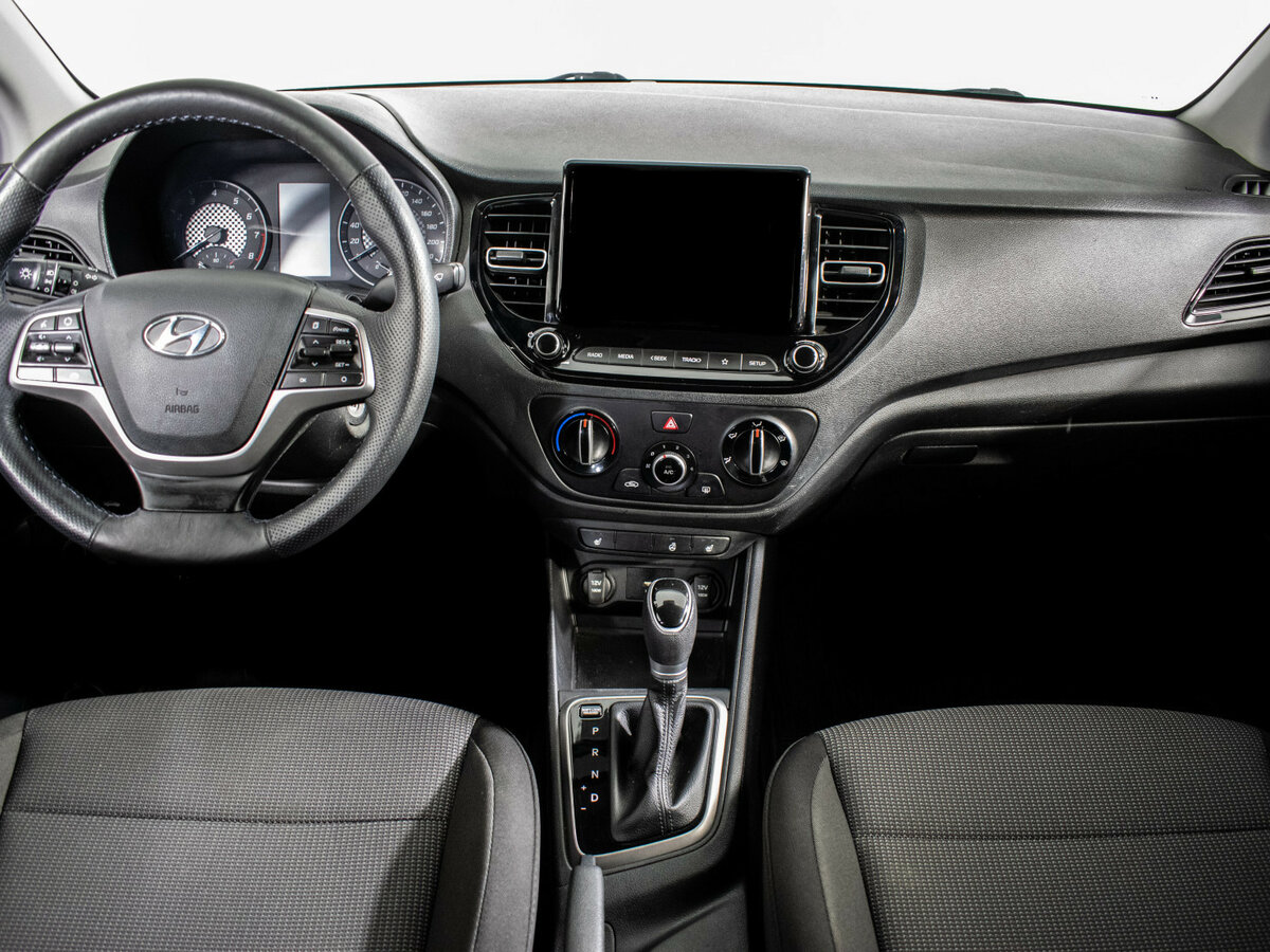 Купить Hyundai Solaris с пробегом. Фото: #10