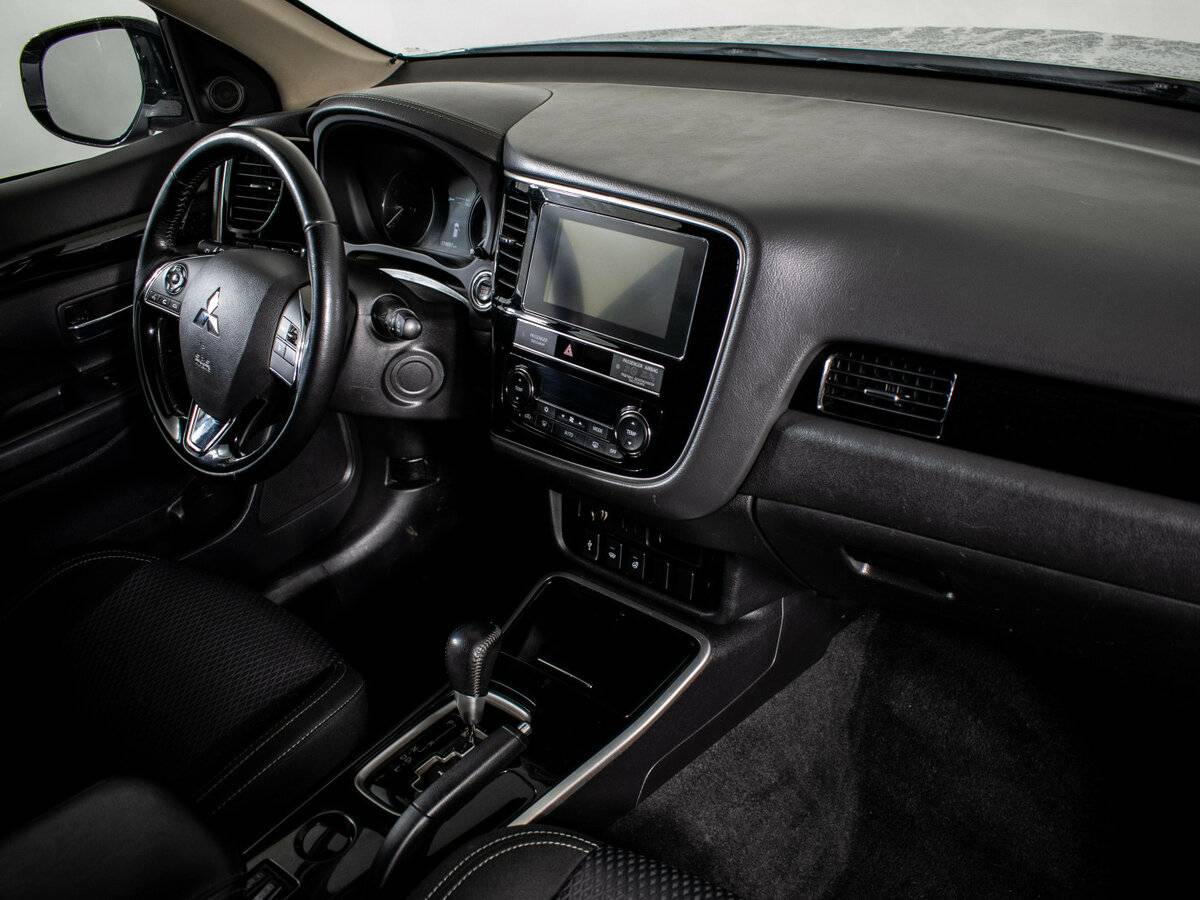Купить Mitsubishi Outlander с пробегом. Фото: #9