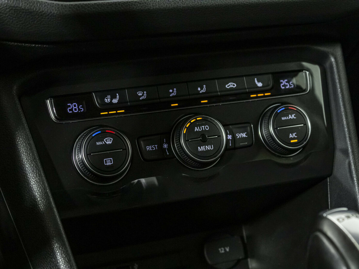 Купить Volkswagen Tiguan с пробегом. Фото: #10