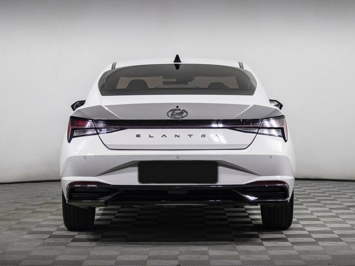 Купить Hyundai Elantra с пробегом. Фото: #4