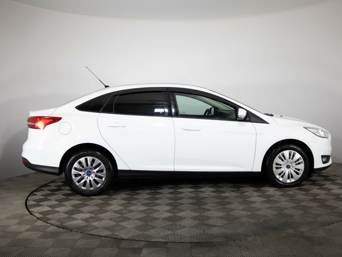 Купить Ford Focus с пробегом. Фото: #3