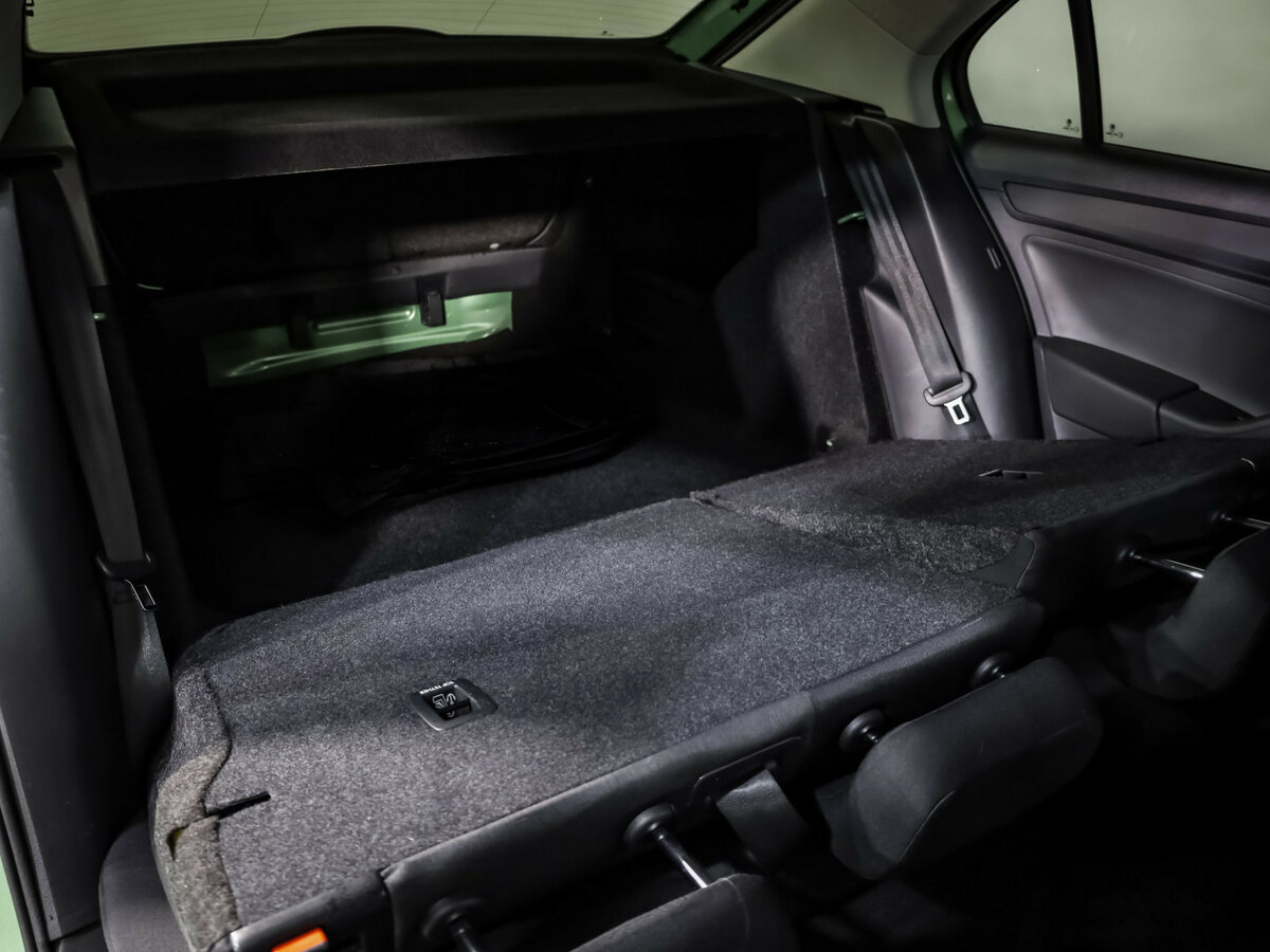 Купить Skoda Rapid с пробегом. Фото: #18