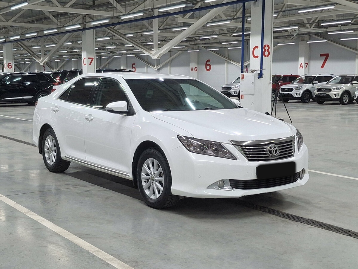Купить Toyota Camry с пробегом. Фото: #2
