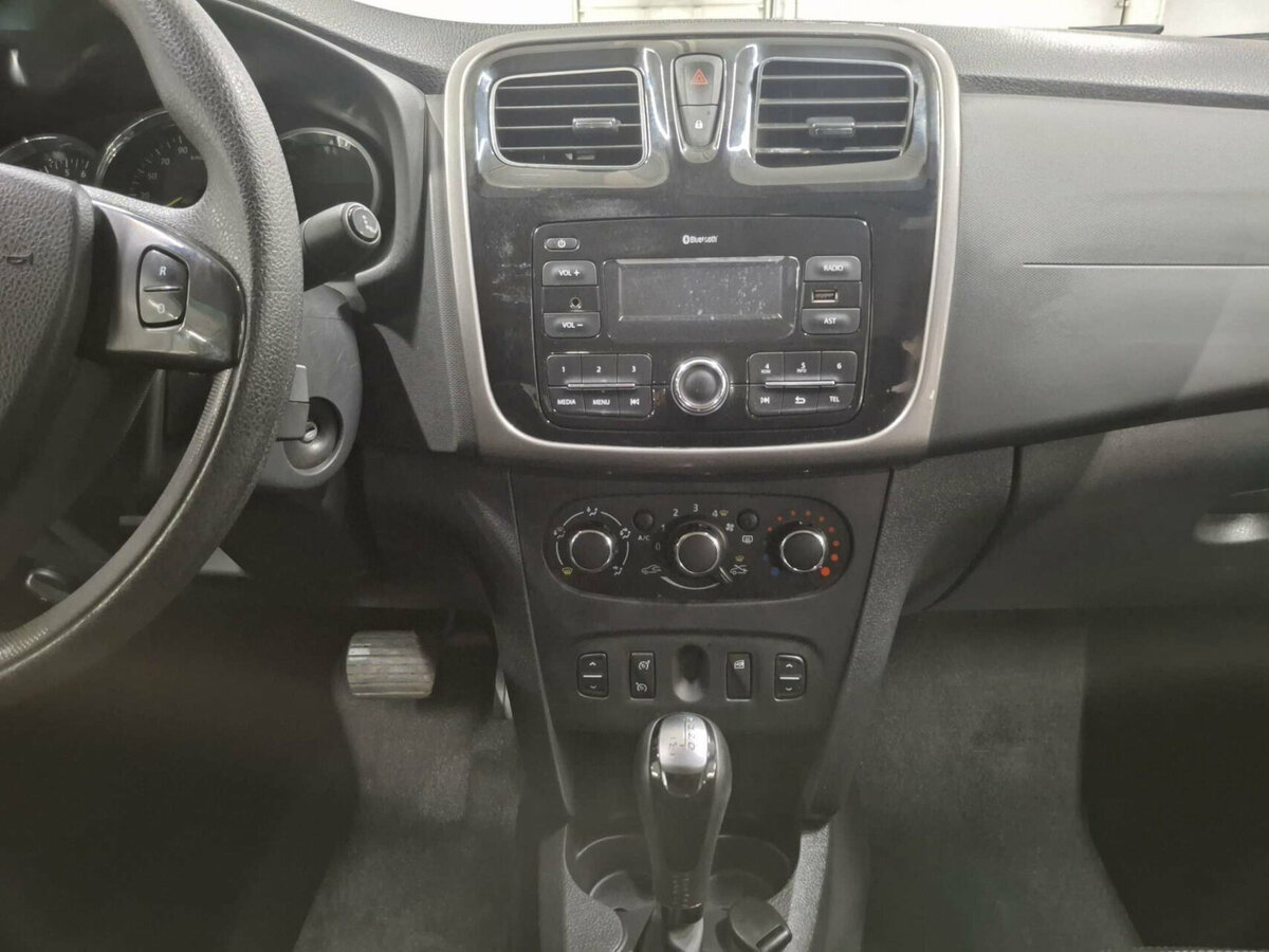 Купить Renault Logan с пробегом. Фото: #14