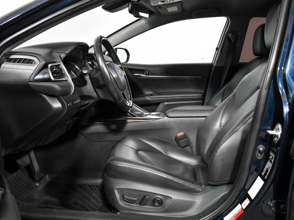 Купить Toyota Camry с пробегом. Фото: #9
