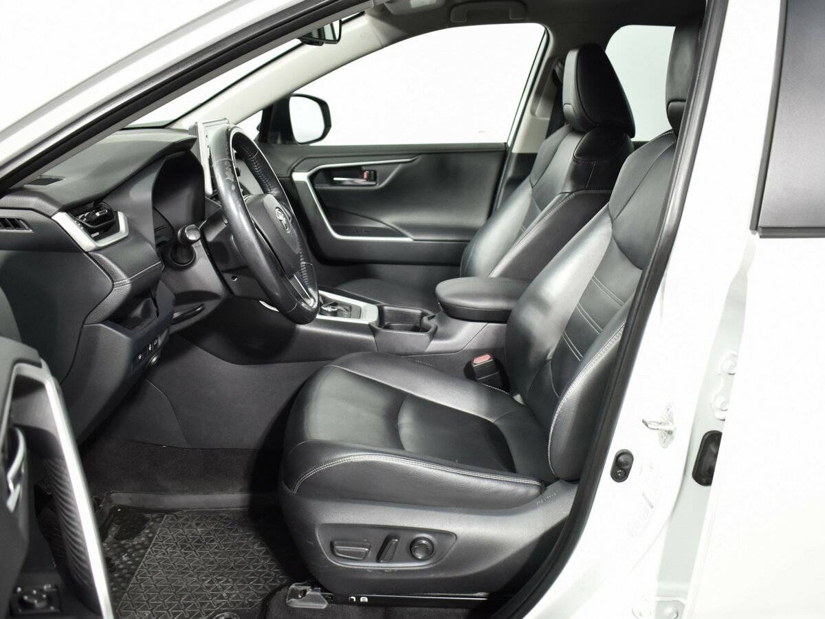 Купить Toyota RAV4 с пробегом. Фото: #9