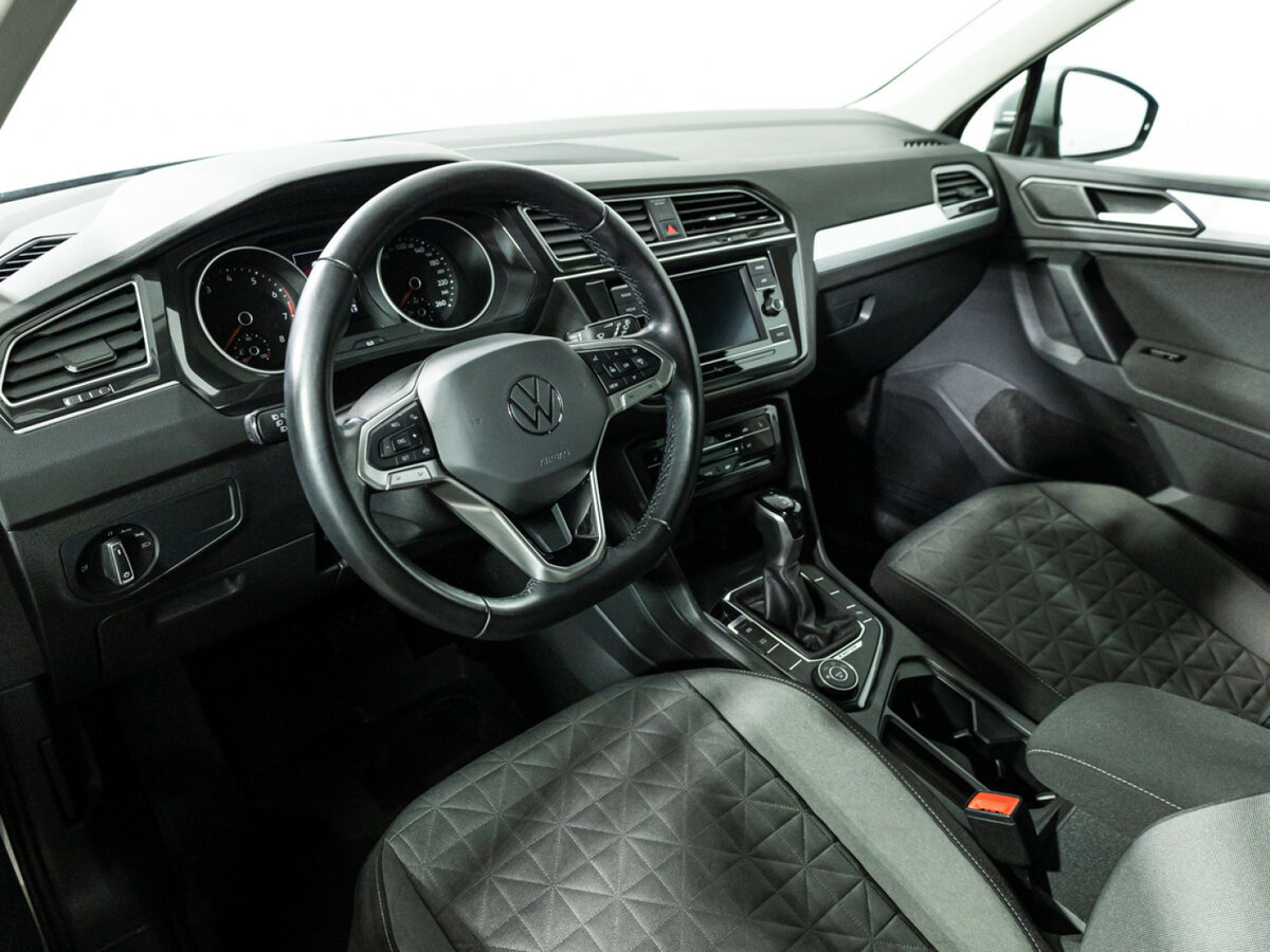 Купить Volkswagen Tiguan с пробегом. Фото: #10