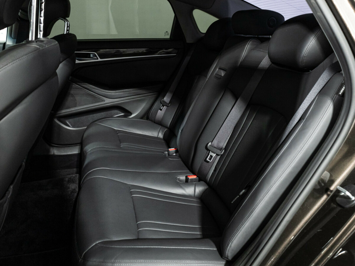 Купить Hyundai Genesis с пробегом. Фото: #9
