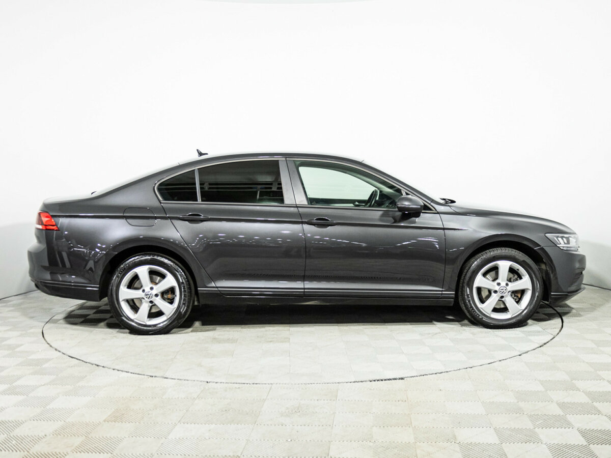 Купить Volkswagen Passat с пробегом. Фото: #3