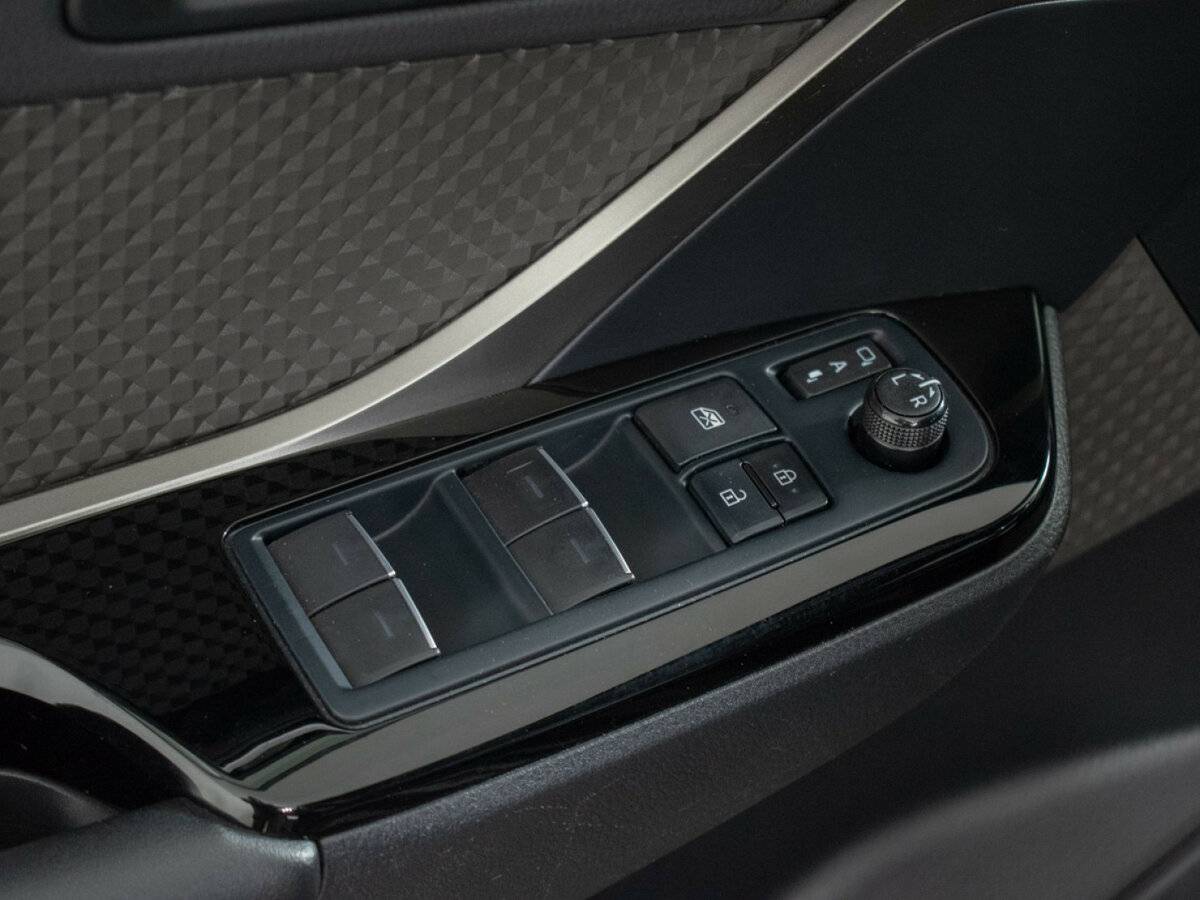 Купить Toyota C-HR с пробегом. Фото: #12