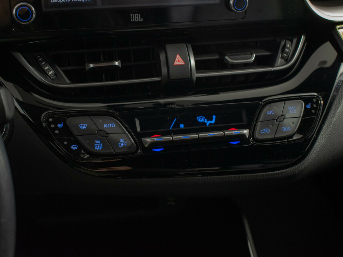 Купить Toyota C-HR с пробегом. Фото: #14