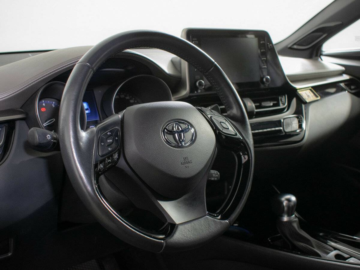 Купить Toyota C-HR с пробегом. Фото: #16
